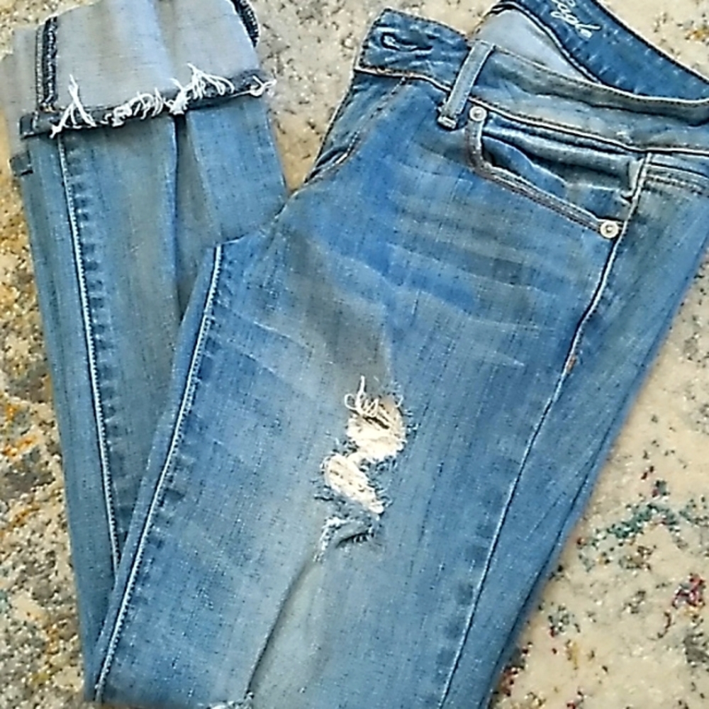 Jeans, cropped, distressed